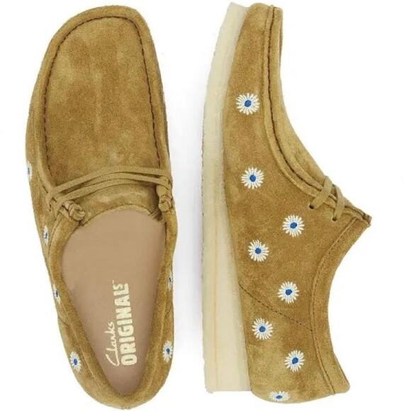 CLARKS Dark Olive Embroidered Suede Wallabees Size 11.5W New in Box MSRP $195 main image 16